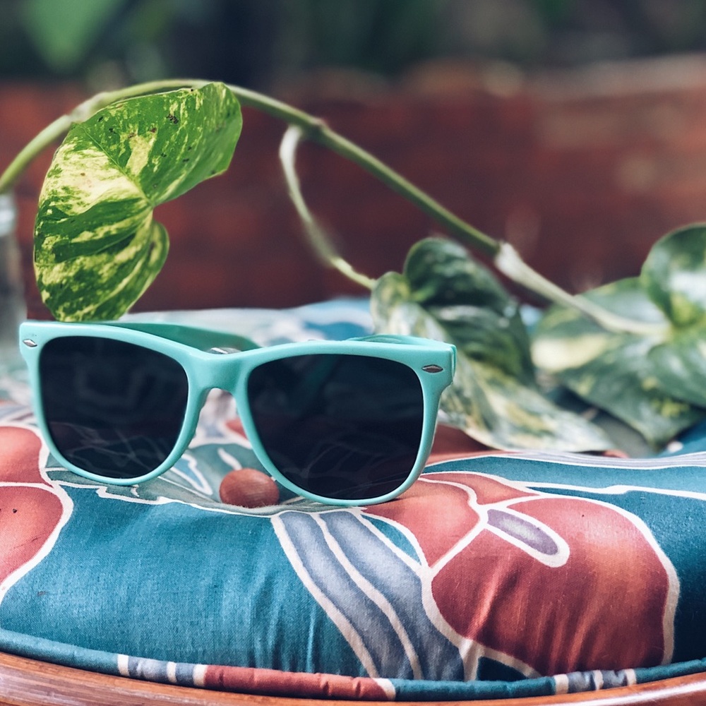 🌿 HP!! Turquoise Thick-Framed Vintage Sunnies🌿 - Picture 2 of 8